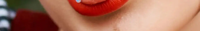 Snake Eyes Piercing Zunge Frau